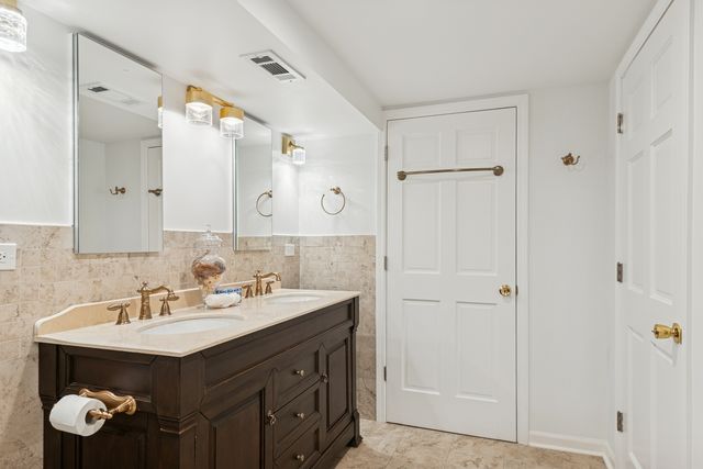 3018 Indianwood Road, Wilmette, IL 60091