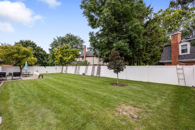 3018 Indianwood Road, Wilmette, IL 60091