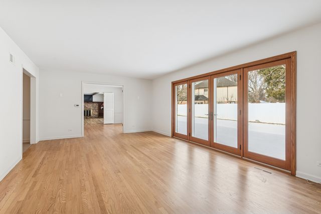 3018 Indianwood Road, Wilmette, IL 60091