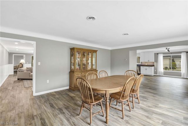 3596 Canterbury Road, Westlake, OH 44145