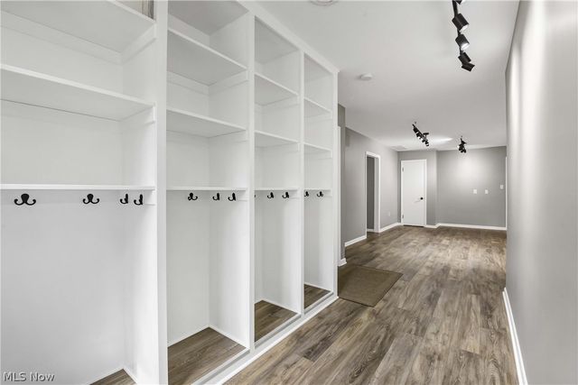 3596 Canterbury Road, Westlake, OH 44145