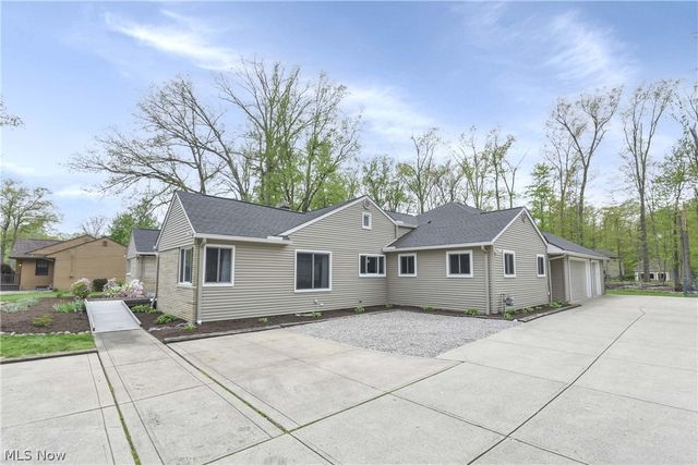 3596 Canterbury Road, Westlake, OH 44145