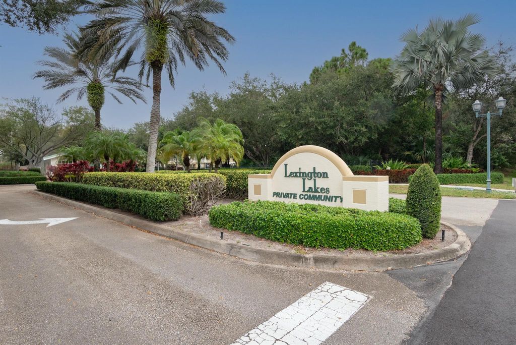 1600 SE Sheffield Terrace 201, Stuart, FL 34994