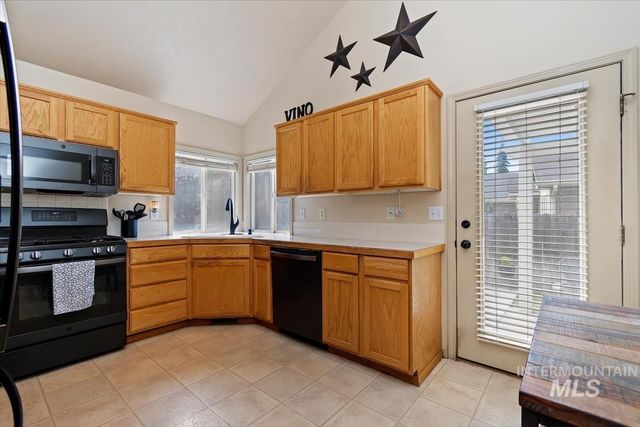 5887 S Tallowtree Way, Boise, ID 83716