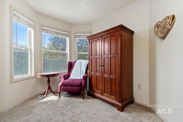 5887 S Tallowtree Way, Boise, ID 83716