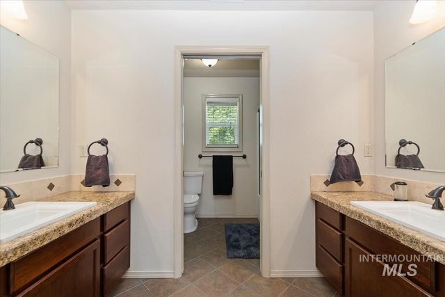 5887 S Tallowtree Way, Boise, ID 83716