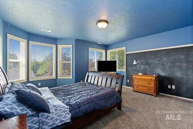 5887 S Tallowtree Way, Boise, ID 83716