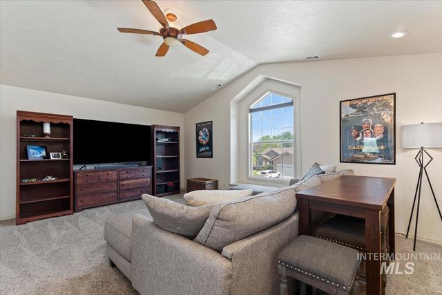 5887 S Tallowtree Way, Boise, ID 83716