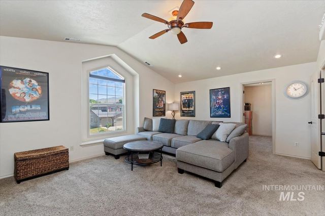 5887 S Tallowtree Way, Boise, ID 83716