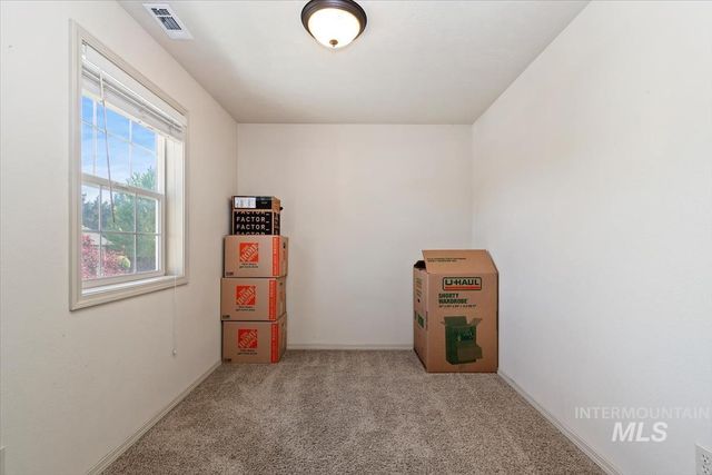5887 S Tallowtree Way, Boise, ID 83716