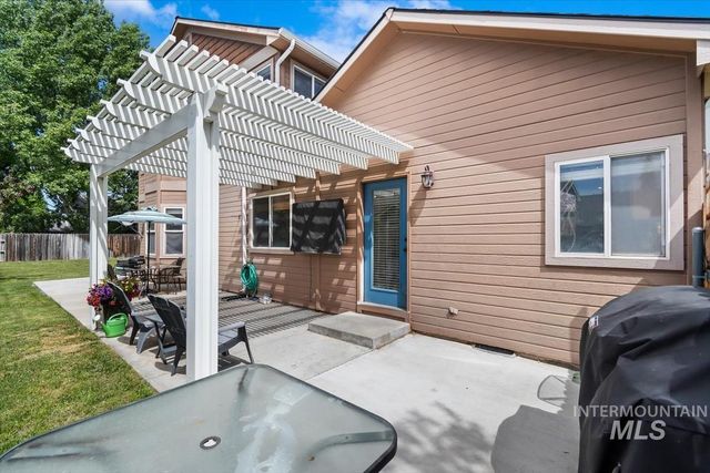 5887 S Tallowtree Way, Boise, ID 83716