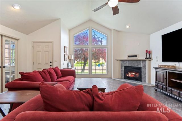 5887 S Tallowtree Way, Boise, ID 83716