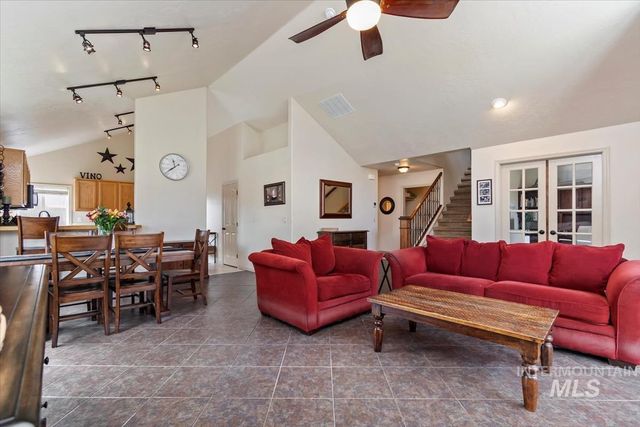 5887 S Tallowtree Way, Boise, ID 83716