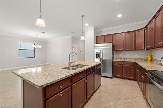 9409 Glenforest DR, Naples, FL 34120