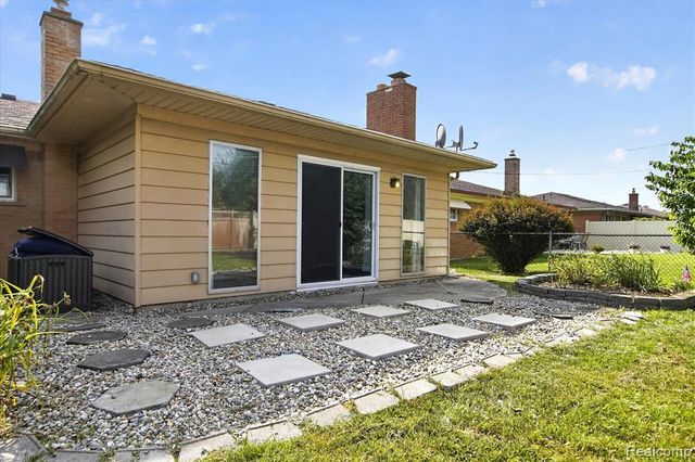 15109 Susanna Street, Livonia, MI 48154