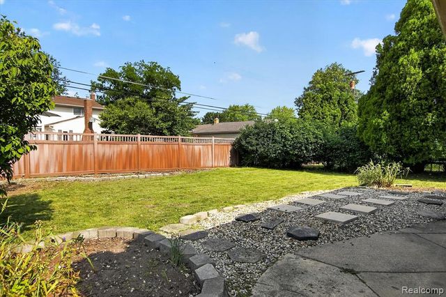 15109 Susanna Street, Livonia, MI 48154