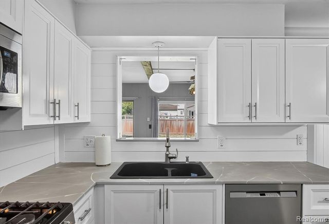 15109 Susanna Street, Livonia, MI 48154
