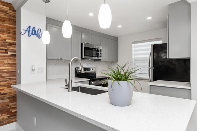 9780 Marina Boulevard 421, Boca Raton, FL 33428