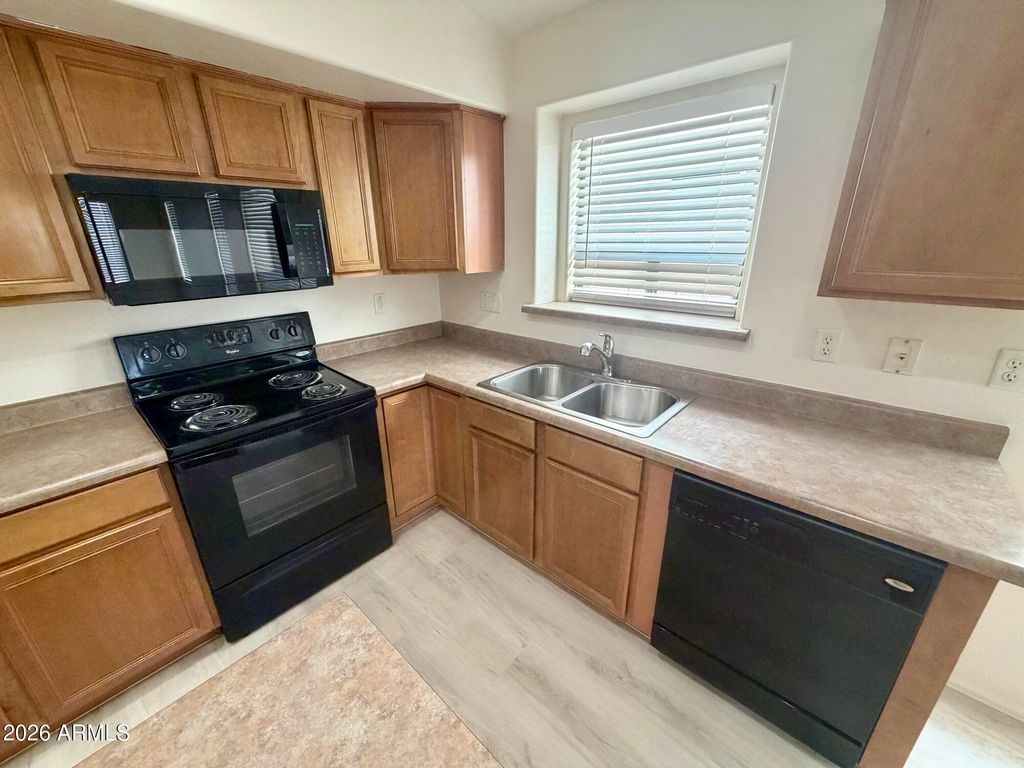 5622 W Jones Avenue, Phoenix, AZ 85043 — photo 4