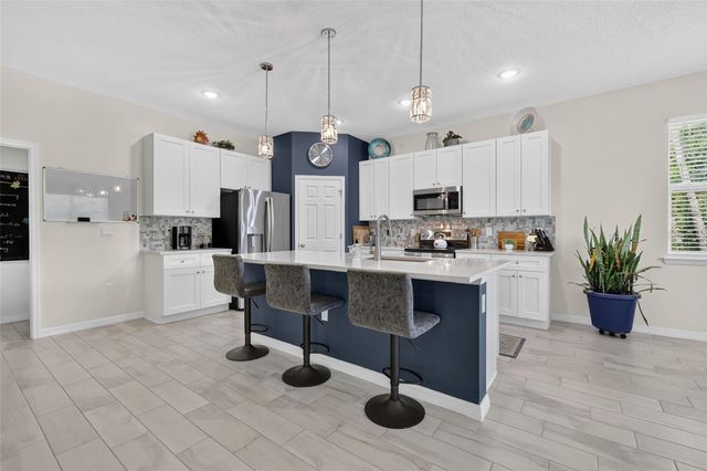 30658 EAST BLUEBELL AVE, Eustis, FL 32736