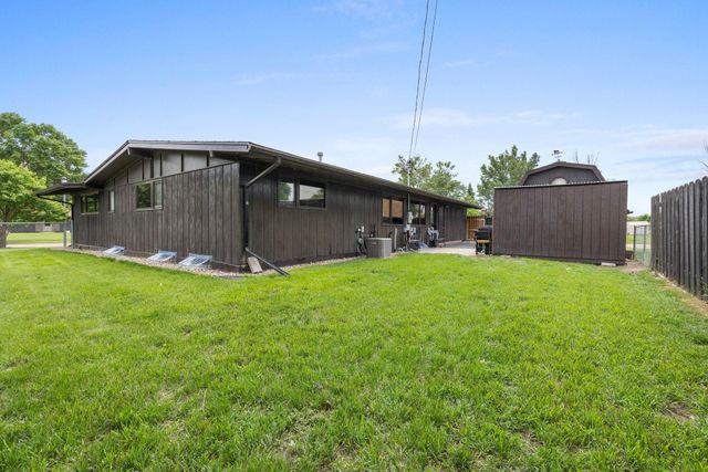 138 28TH ST SW, Minot, ND 58701