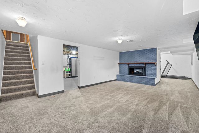 138 28TH ST SW, Minot, ND 58701