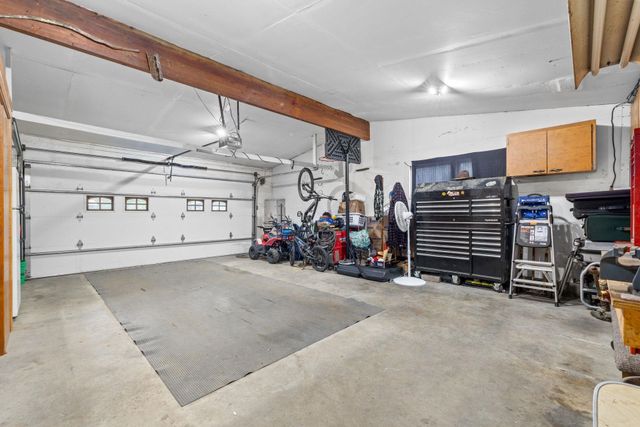138 28TH ST SW, Minot, ND 58701