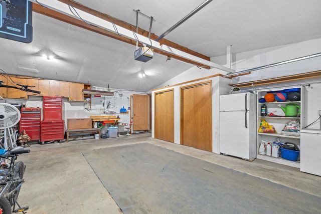 138 28TH ST SW, Minot, ND 58701