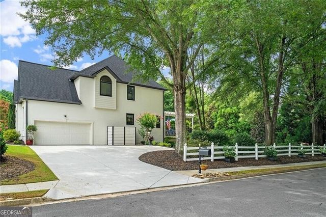 710 Lake Medlock Drive, Johns Creek, GA 30022