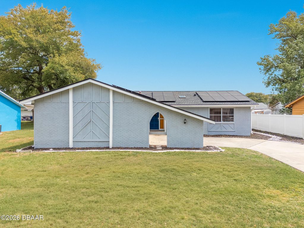 2927 Foxcroft Lane, South Daytona, FL 32119