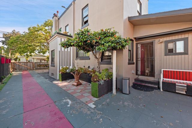 1109 Roosevelt Avenue, Richmond, CA 94801