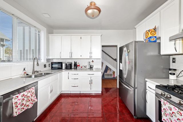 1109 Roosevelt Avenue, Richmond, CA 94801