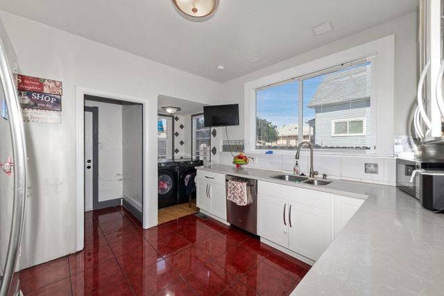 1109 Roosevelt Avenue, Richmond, CA 94801