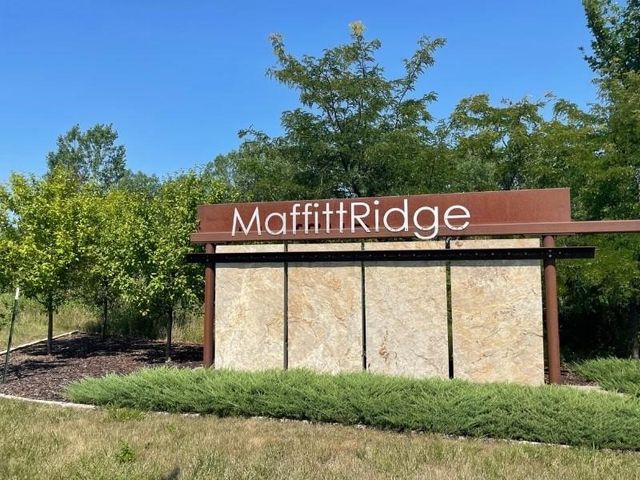 5663 SW Maffitt Lake Road, West Des Moines, IA 50265