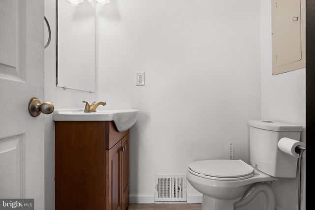 17 BETTLEWOOD RD, Marlton, NJ 08053