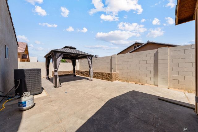 201 N Frank Sandoval Ct, San Luis, AZ 85336
