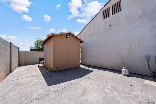 201 N Frank Sandoval Ct, San Luis, AZ 85336