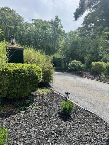 5012 Albany Post, Staatsburg, NY 12580