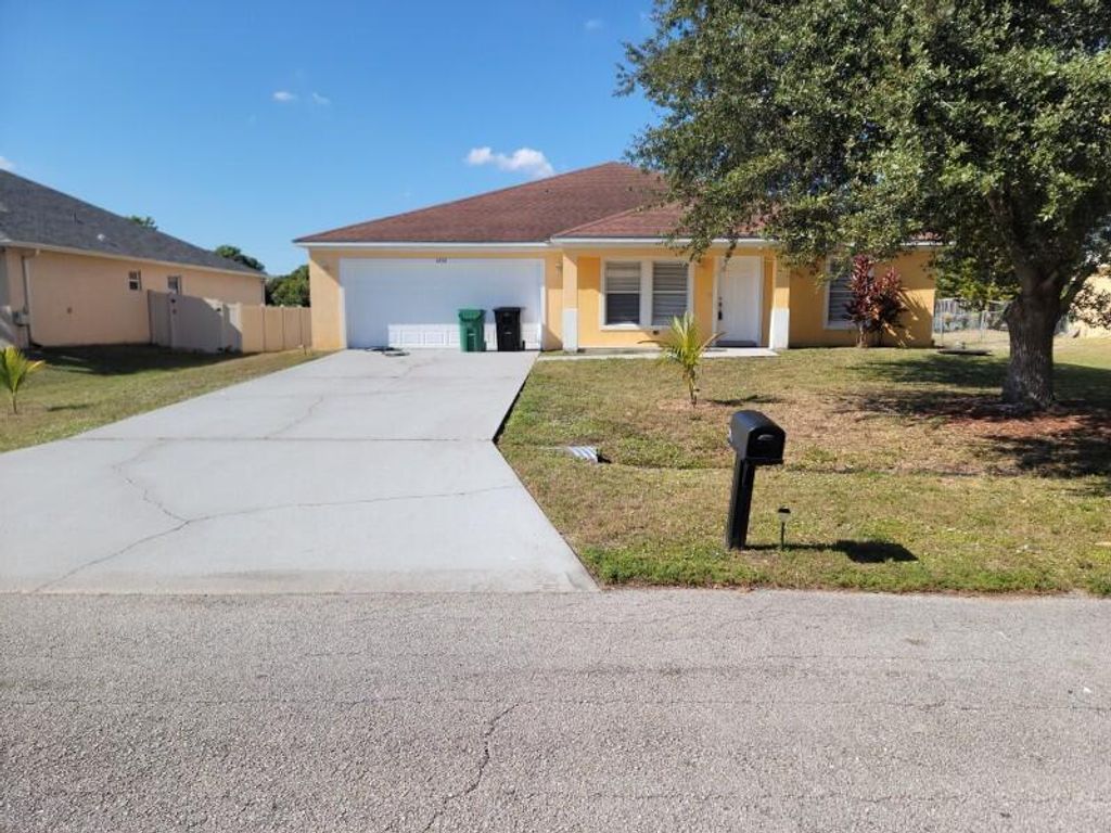 4232 SW Winslow Street, Port St Lucie, FL 34953