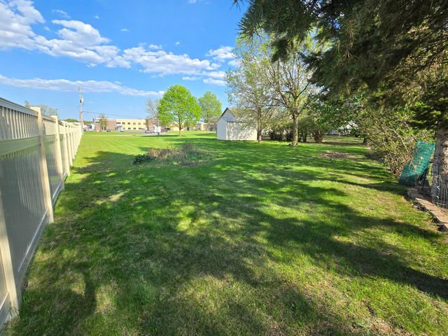 735 10th Avenue S, Waite Park, MN 56387