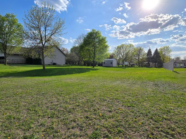 735 10th Avenue S, Waite Park, MN 56387