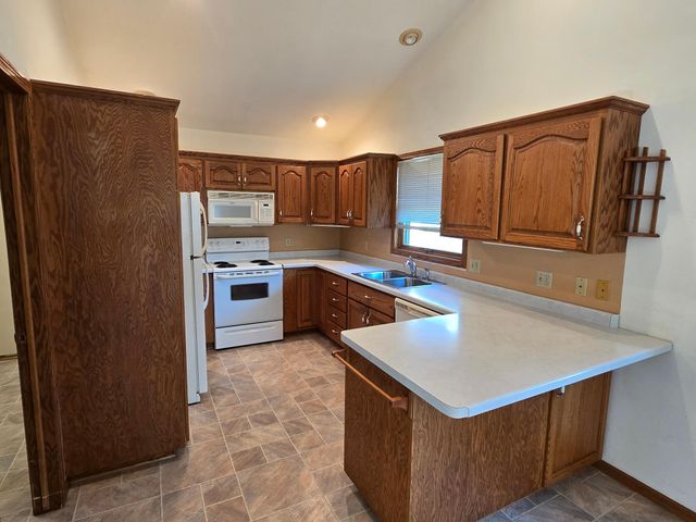 735 10th Avenue S, Waite Park, MN 56387