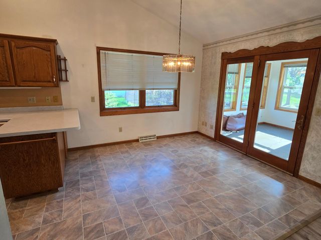 735 10th Avenue S, Waite Park, MN 56387