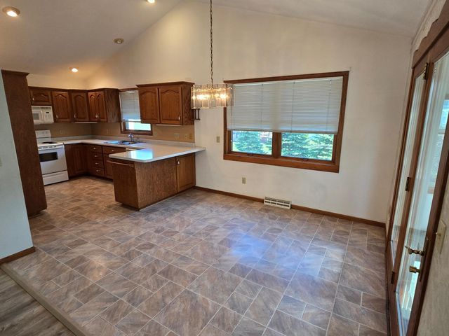 735 10th Avenue S, Waite Park, MN 56387