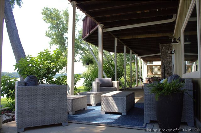 3028 Belknap Beach, Prospect, KY 40059