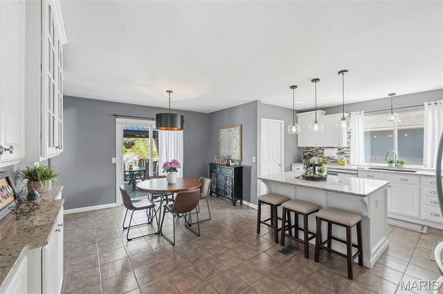 75 Park Charles Boulevard, St Peters, MO 63376