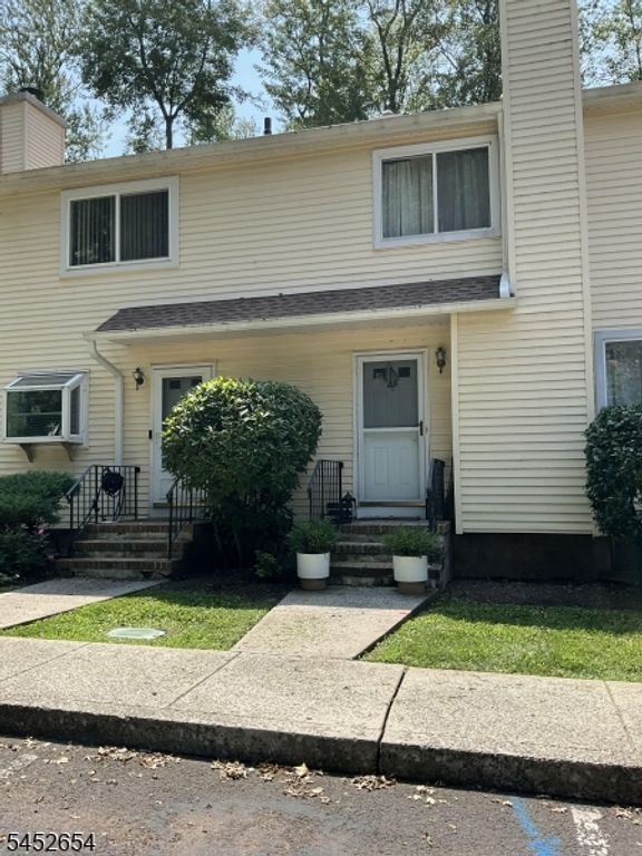 23 Woodland Dr, Roselle Boro, NJ 07203 — exterior