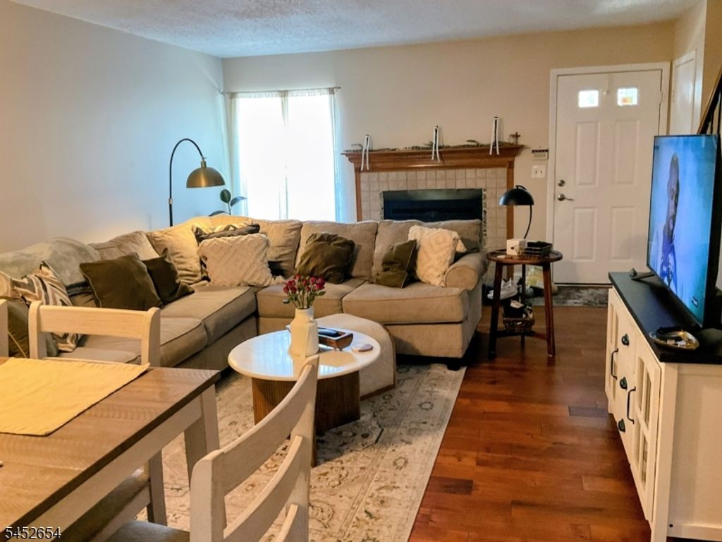 23 Woodland Dr, Roselle Boro, NJ 07203 — photo 4