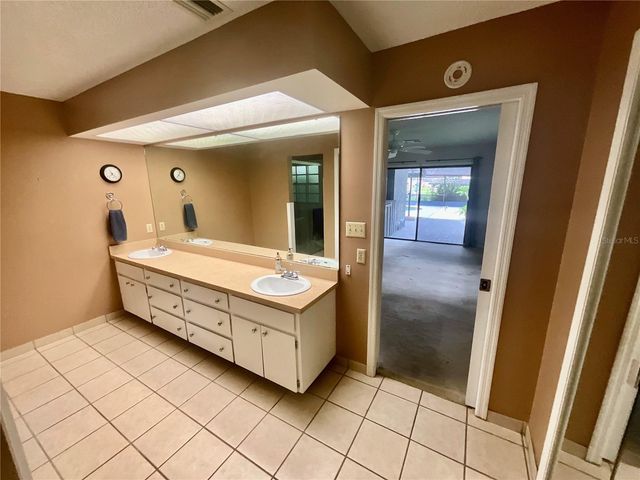 2430 W COUNTY ROAD 44, Eustis, FL 32726
