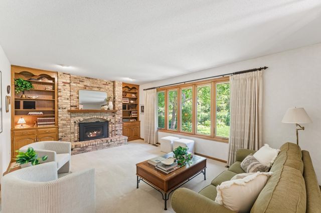 9903 Balmoral Lane, Eden Prairie, MN 55347